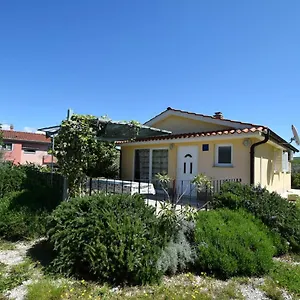 https://holiday-home-pere.primorje-gorskikotar.com