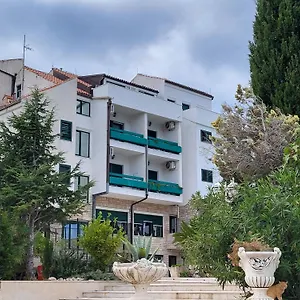marco-polo.hotels-in-trogir.com/