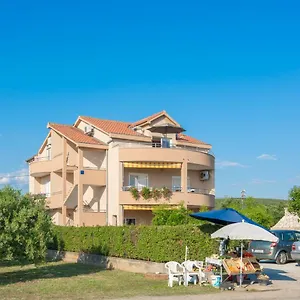 https://apartments-lotus.hotelinzadar.com